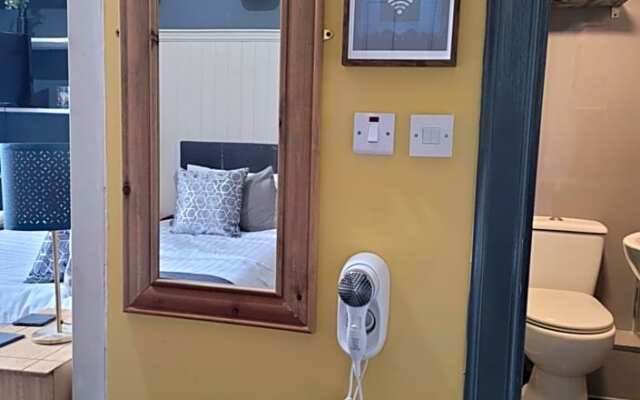 The Residence - 47 Minto St
