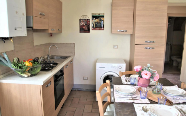 CASALE e GIARDINO a 10 minuti da SIENA