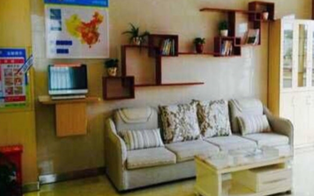 7 Days Inn Huanggang Luotianhe East Street Dabieshan Yexiao Plaza Branch