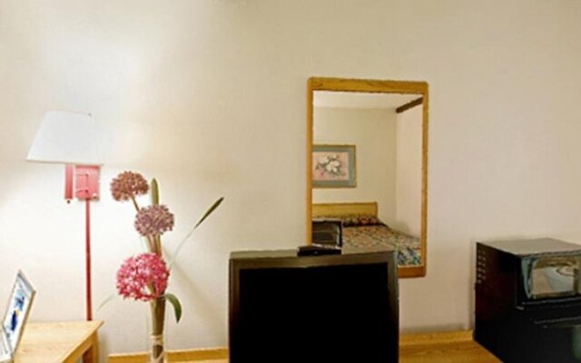 Daybreak Suites Extended Stay - Dothan