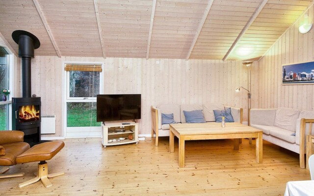 6 Person Holiday Home in Hojby-by Traum