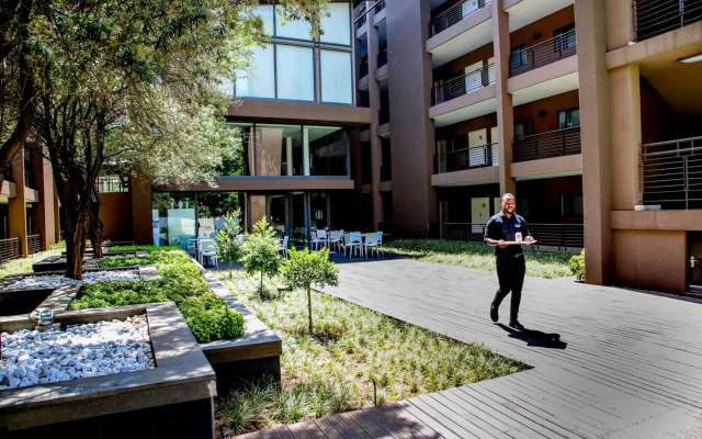 The Nicol Hotel and Apartments