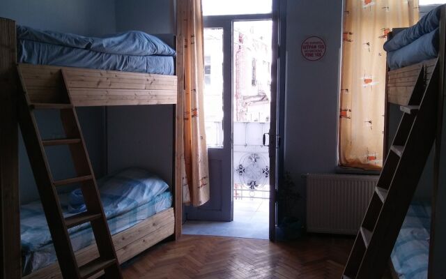 Vareron Hostel