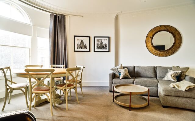 Luxury George Street Apartments: Forth Suite