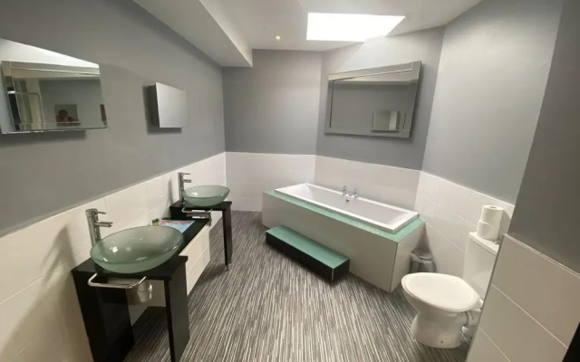 2 Bedroom Gray Apartment Blackpool