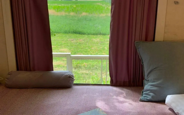 Творческий глэмпинг Скворечник