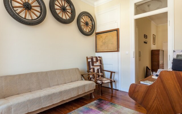 Fernando Pessoa Apartment Rentexperience