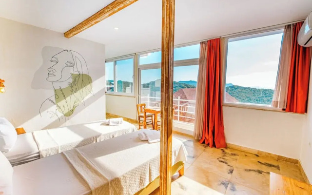 Mojo Boutique Hotel