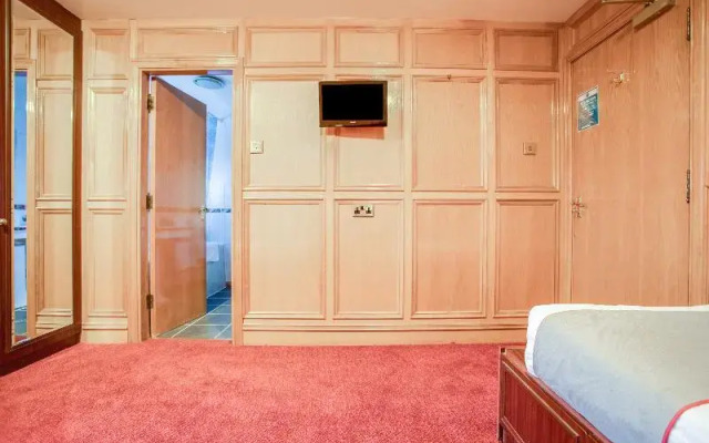 The Rowers Hotel by OYO