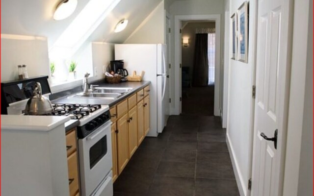 Buttermilk Falls Inn