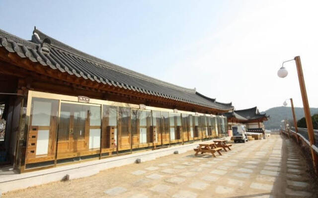 Geumojeong Hanok Guesthouse