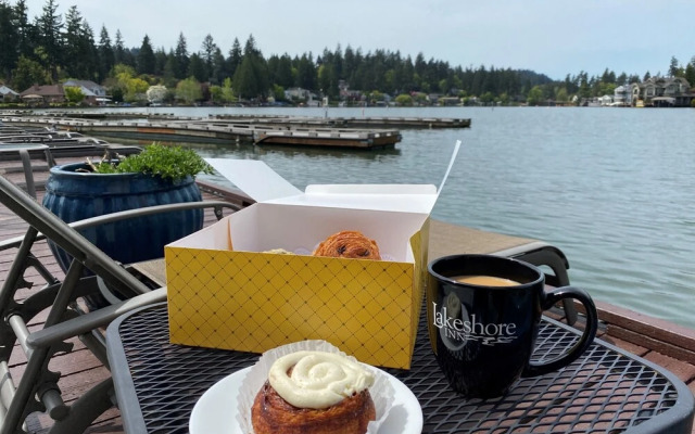 Lakeshore Inn