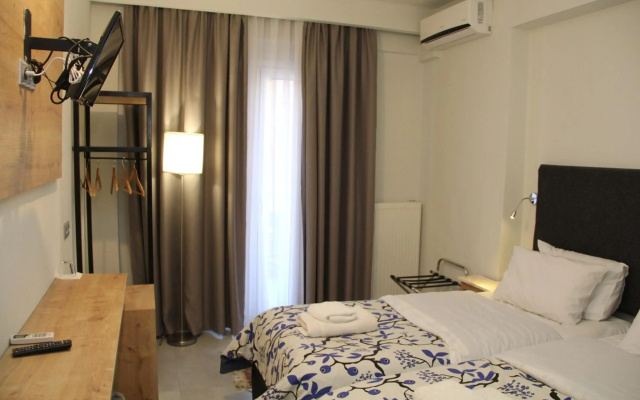 Alexiou Hotel