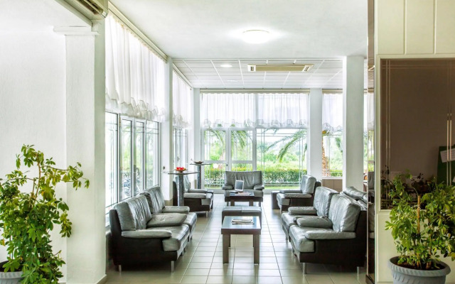 Xenios Port Marina Hotel