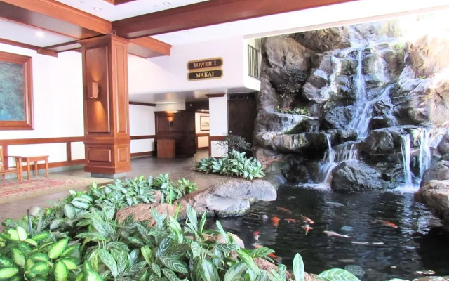 Waikiki Banyan Oceanview 24th Floor