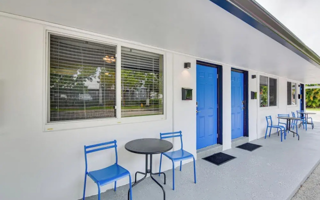 Centrally Located Hallandale Beach Condo