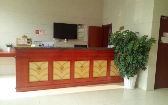 GreenTree Inn Shandong Weihai Gangkou Express Hotel