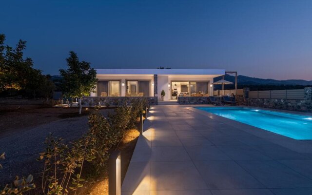 Villa Karydia with private pool