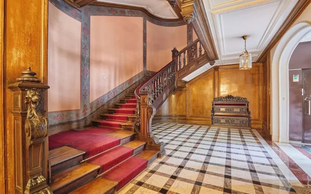 Saint Honore Luxury Apartment With AC