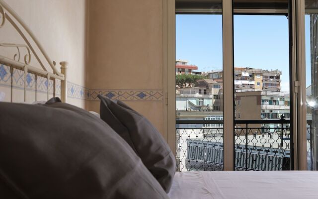 Appartamento Con Terrazzo A Capodimonte