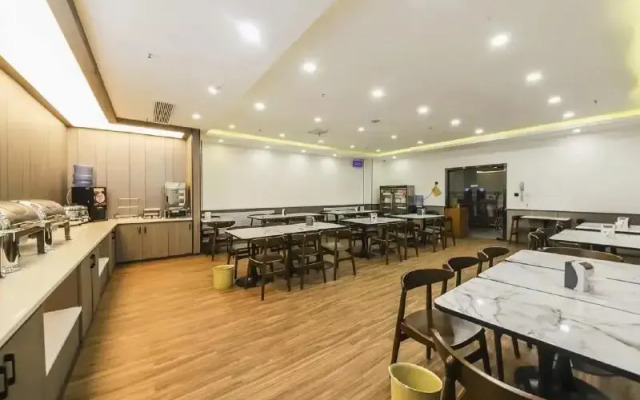 Hanting Hotel (Zhengzhou Lvcheng Plaza)