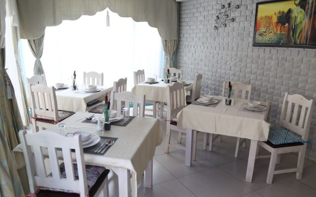 Roba Monakedi Guest Lodge