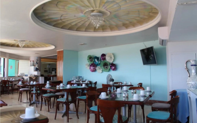 Hotel Playa Marina