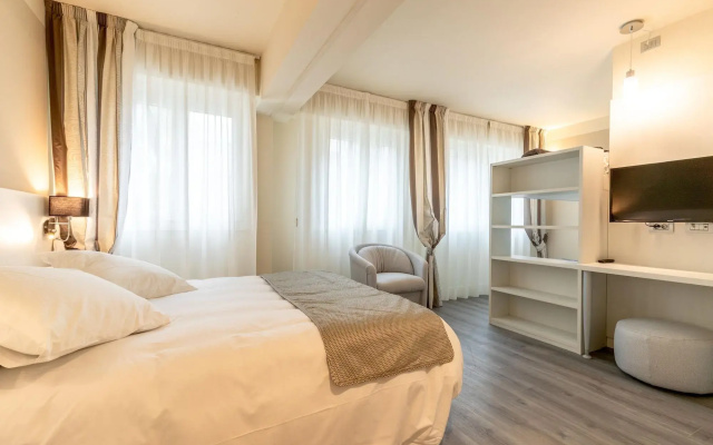La Dolce Vita Hotel