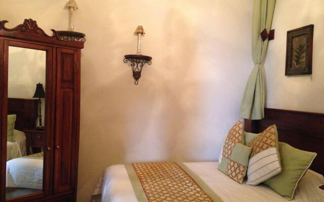 Roka Plaza Hotel Boutique