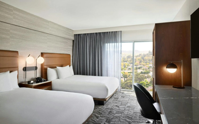 Courtyard by Marriott Los Angeles - Sherman Oaks