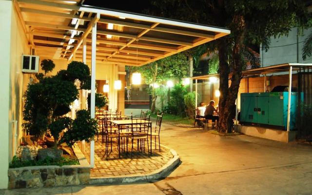 Rumi Apartelle Hotel