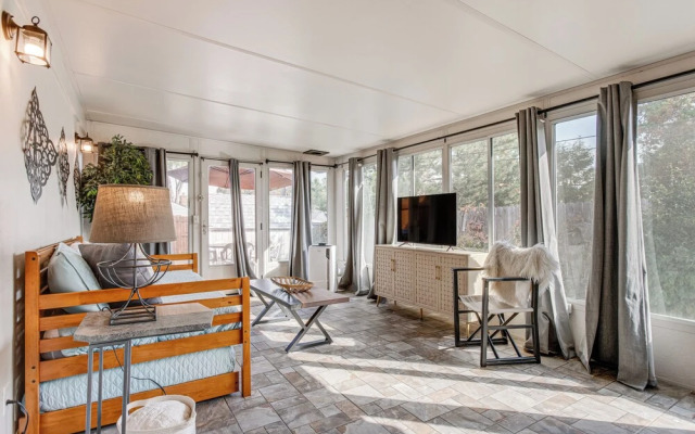 Dog-friendly Ranch Retreat ~ 5 Mi to Denver!