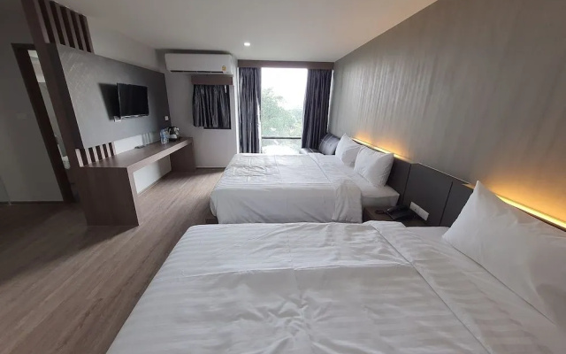 Double D Hotel