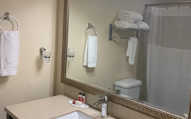 Sutton Suites Hotel