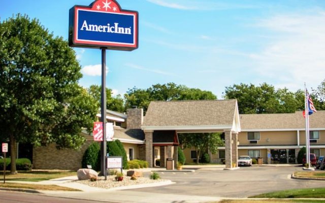 AmericInn Hotel & Suites Owatonna - Conference Center