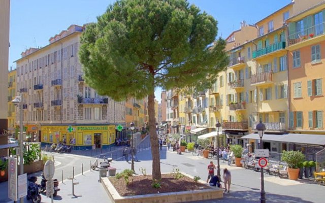 Bright And Cosy 50 M In The Heart Of Nice