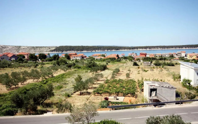 Apartments and rooms with parking space Barbat, Rab - 5070