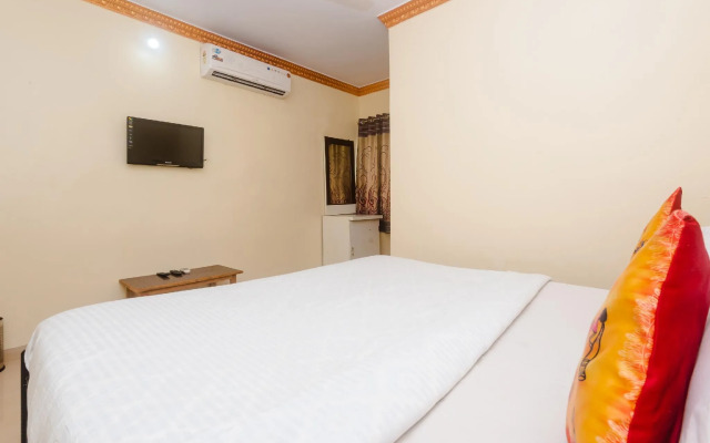 Spot on 38779 Roshan Residency