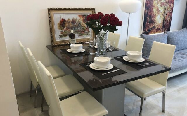 Anna House - Vinhomes Golden River