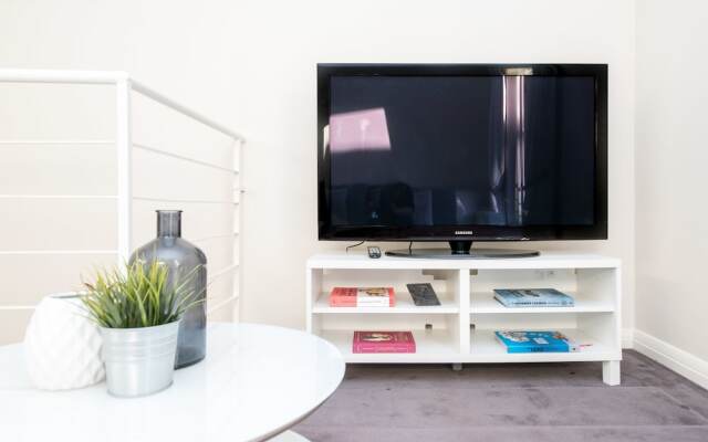 2 Bedroom Balcony Terrace near Kings Cross