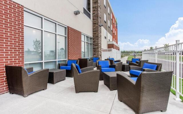 Holiday Inn Express & Suites Ottawa by IHG