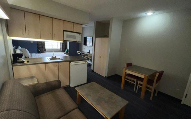 Americas Best Value Inn & Suites Jackson, TN