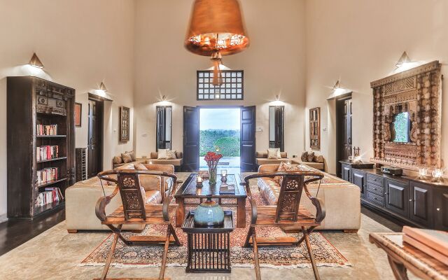 Villa Mayurana By Edwards Collection