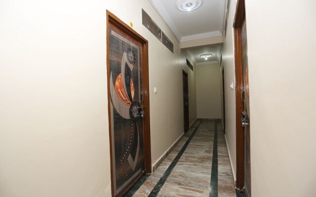 OYO 22665 Hotel Dev Shree