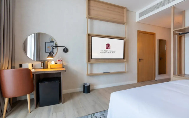 West Walk Retaj Hotel