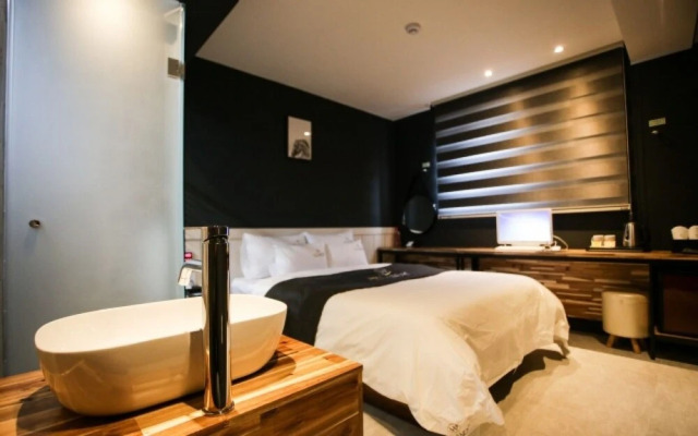 Yongin Hotel Wow