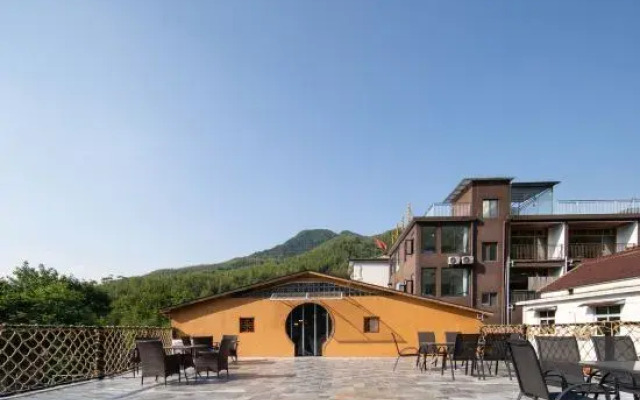 Longmen Inn (Moon Moon Bay Scenic Area Branch)