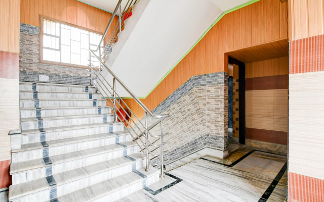 Collection O New Jalpaiguri Railway Station Formerly Prince Lodge