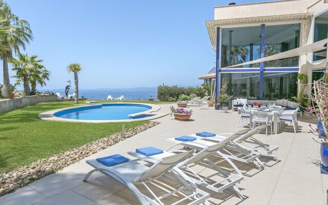 Villa BAY Blue by Priority