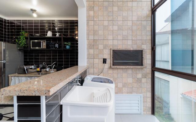 Apartamento a 650m da praia Floripa-SC RUB201